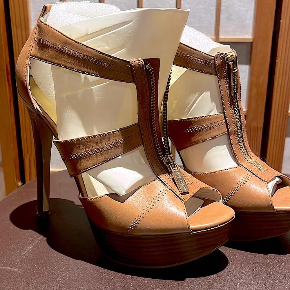 Michael Korrs open toe shoe